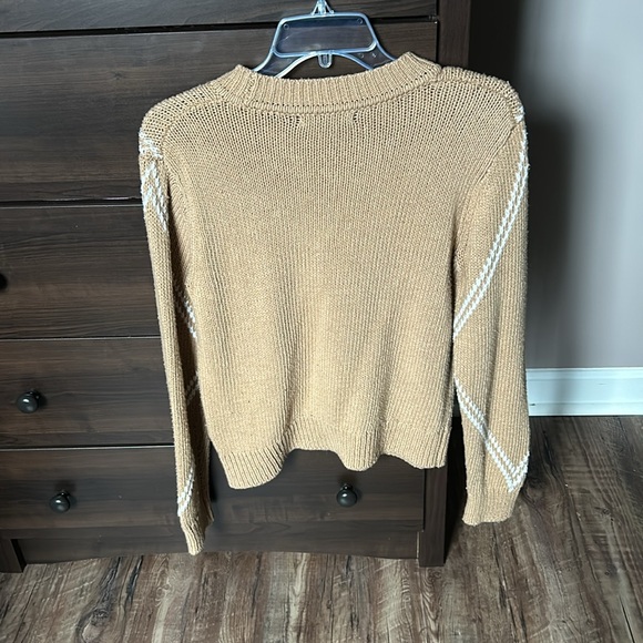 Banana Republic sweater in great condition - Picture 2 of 5